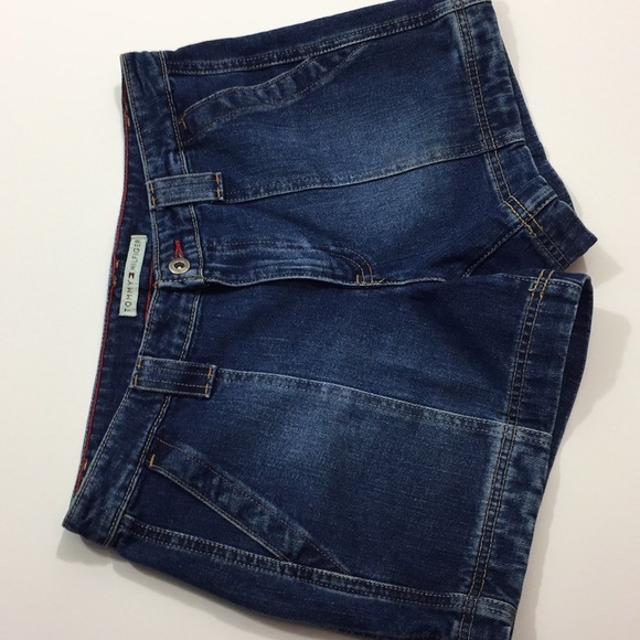 Tommy Hilfiger denim shorts - size 6 - Picture 3 of 5